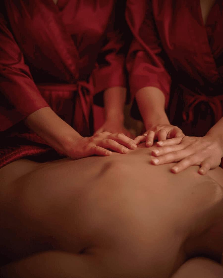 Luxury spa room suited for a four-hands massage